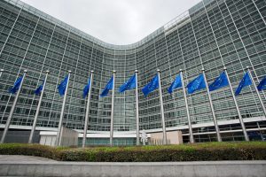 Οι δραματικές ευθύνες της ΕΕ στην οικονομική καθίζηση και τις κοινωνικές ανισότητες, του Λεωνίδα Βατικιώτη
